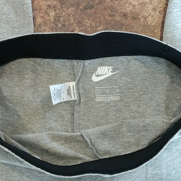Nike 7/8 legging NWOT Small - Picture 3 of 5
